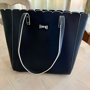 Black tote bag